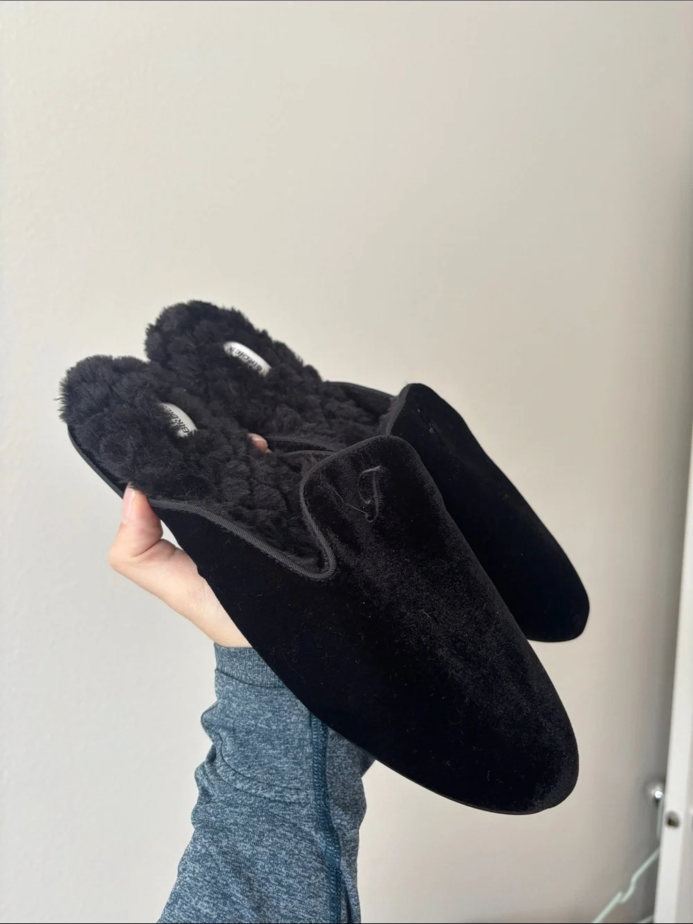NWOT Birdies Flat Slide Shoes Womens 8 Phoebe Black monogrammed fur lined